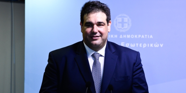 Λιβάνιος: Επιπλέον χρηματοδότηση στους δήμους της Αττικής για το μάζεμα των ξερών χόρτων