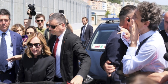 Στην Αλβανία υπό διαμαρτυρίες η Τζόρτζια Μελόνι