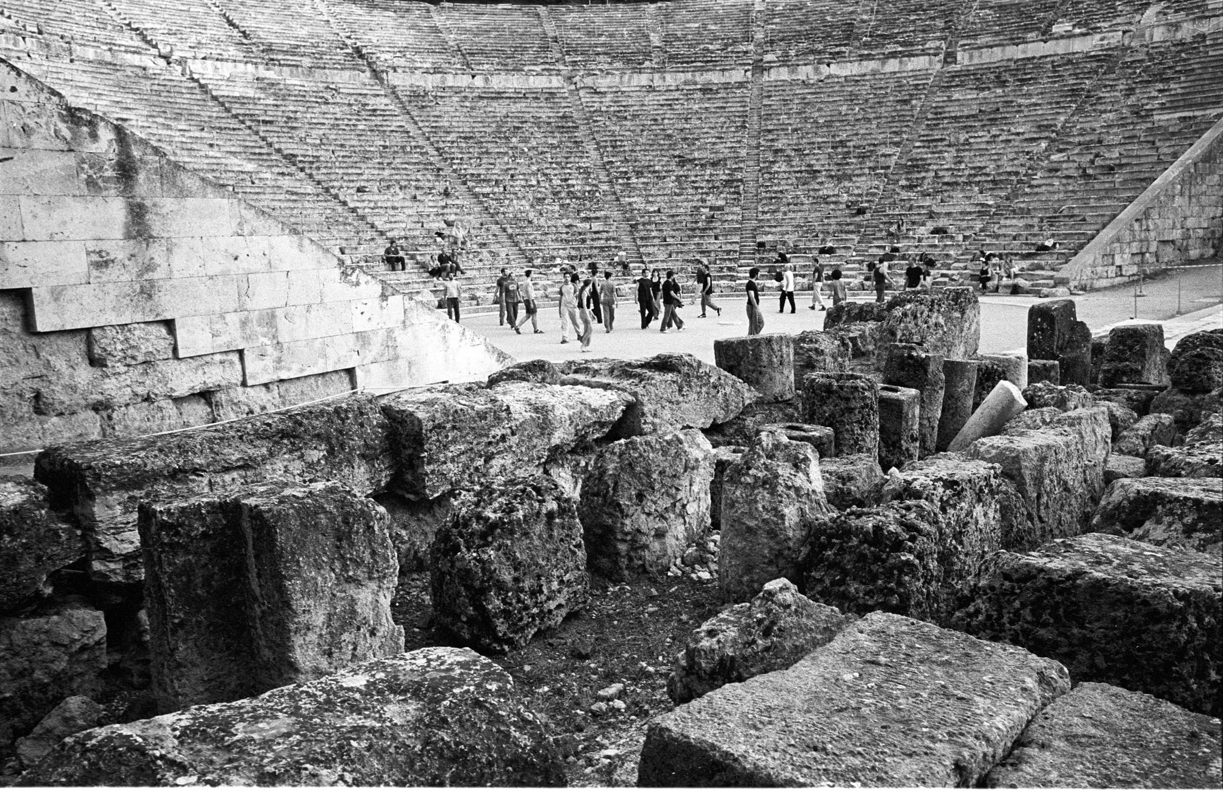 Αντιγόνη- Λευτέρης Βογιατζής