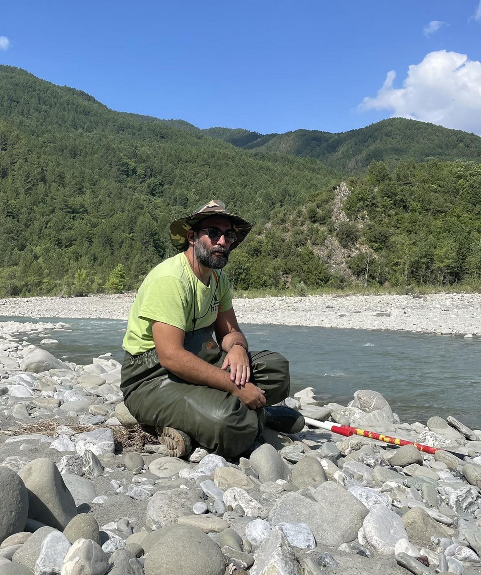 Ο Λούης Βαρδάκα, ειδικός στην Οικολογία Ψαριών Εσωτερικών Υδάτων του ΕΛΚΕΘΕ