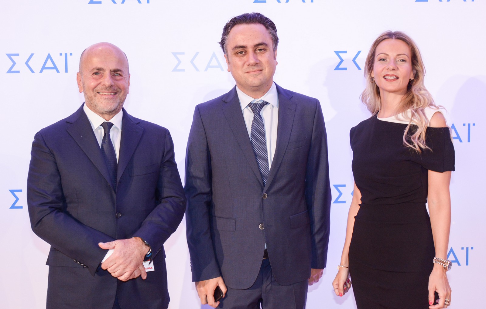 Ο Γιάννης Αλαφούζος, ο Νίκος Φιλιππίδης και η Εύη Κουτσαυτάκη σε παρουσίαση προγράμματος του ΣΚΑΙ