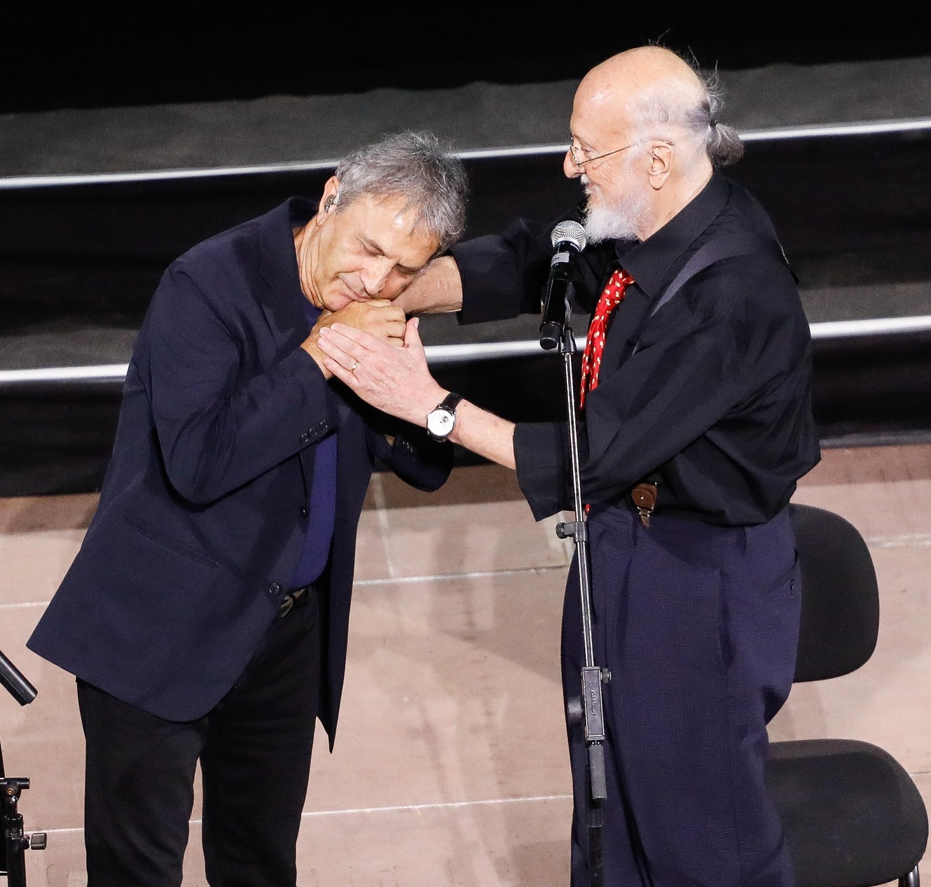 Ο Γιώργος Νταλάρας και ο Διονύσης Σαββόπουλος