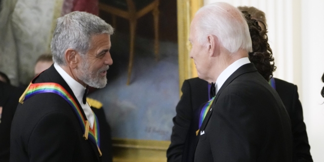 Τζορτζ Κλούνεϊ Τζο Μπάιντεν