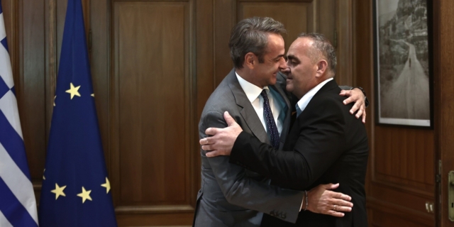 Μητσοτάκης σε Μπελέρη: Στέκομαι δίπλα στον λαό της ελληνικής μειονότητας