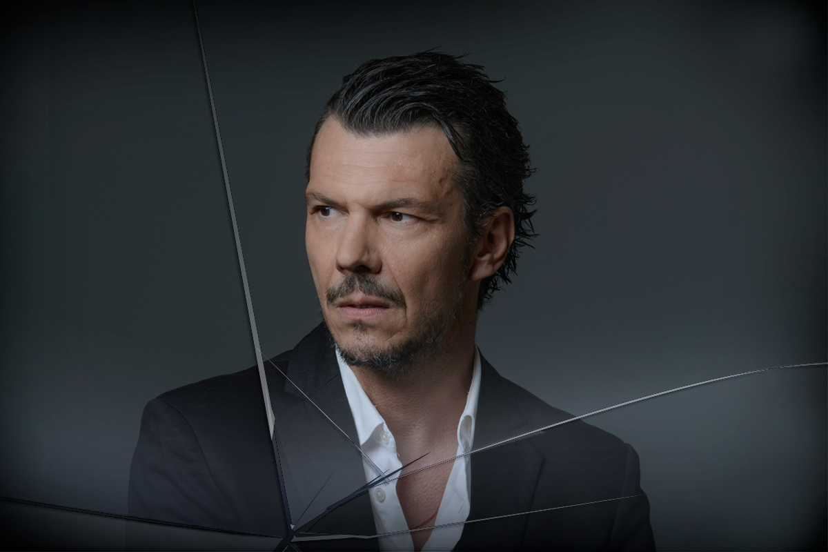 Ο Ιωάννης Παπαζήσης