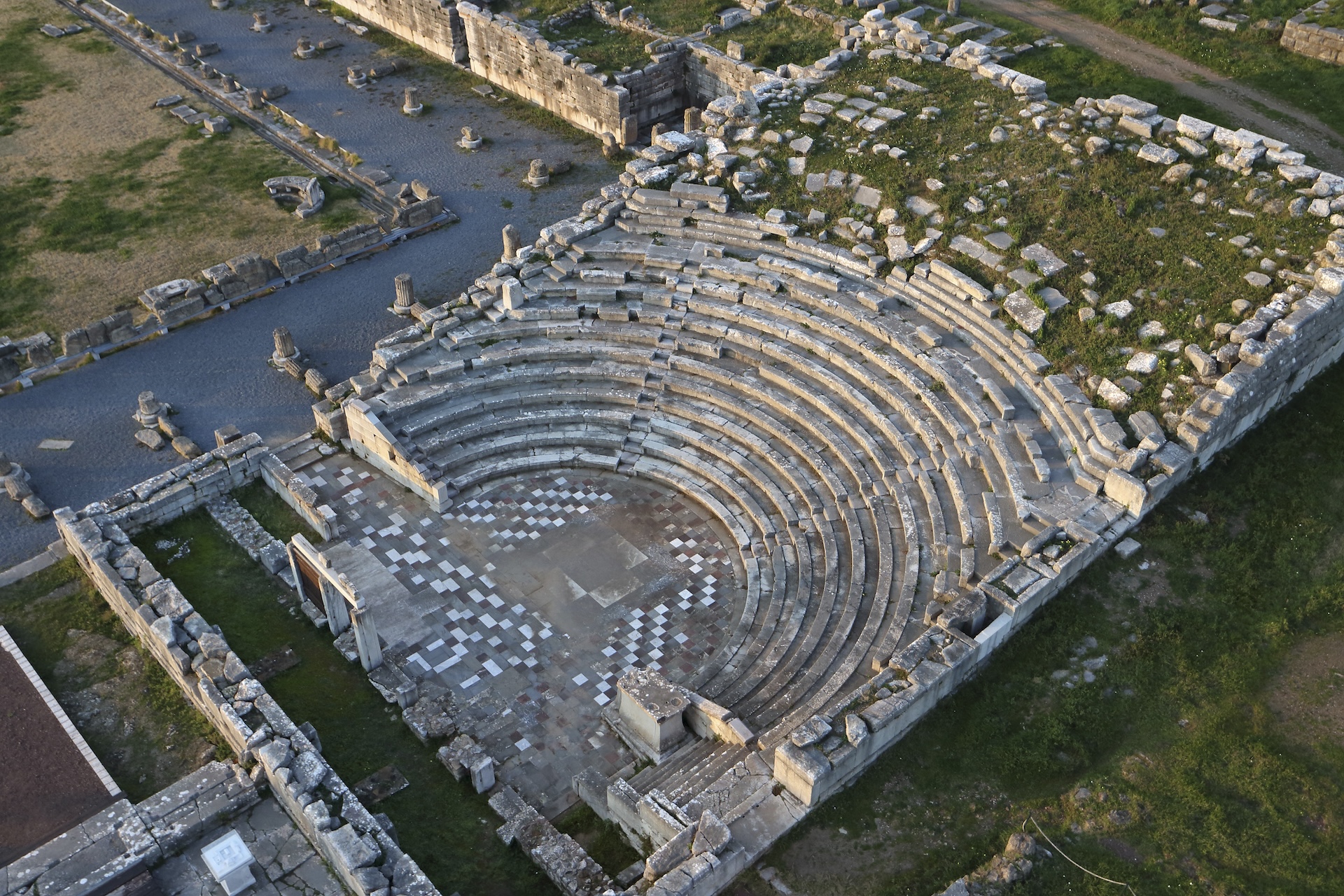 Αρχαίο Θέατρο- Εκκλησιαστήριο