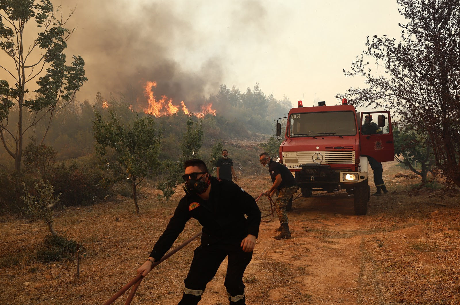Μεγάλη φωτιά στο Μαρκόπουλο - Μήνυμα του 112