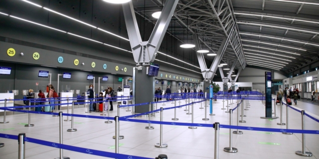Αεροδρόμιο “Μακεδονία”: Αναστάτωση μετά από πληροφορία για βόμβα σε βαλίτσα