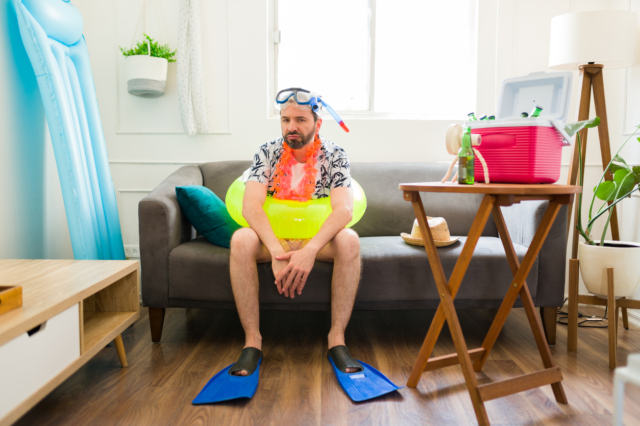 “Staycation”: Trend ή κοροϊδία για όσους δεν μπορούν να πάνε διακοπές;