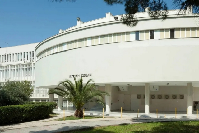 Θεσσαλονίκη: Επιχείρηση εκκένωσης του Αυτοδιαχειριζόμενου Κυλικείου Ιατρικής του ΑΠΘ από την ΕΛΑΣ