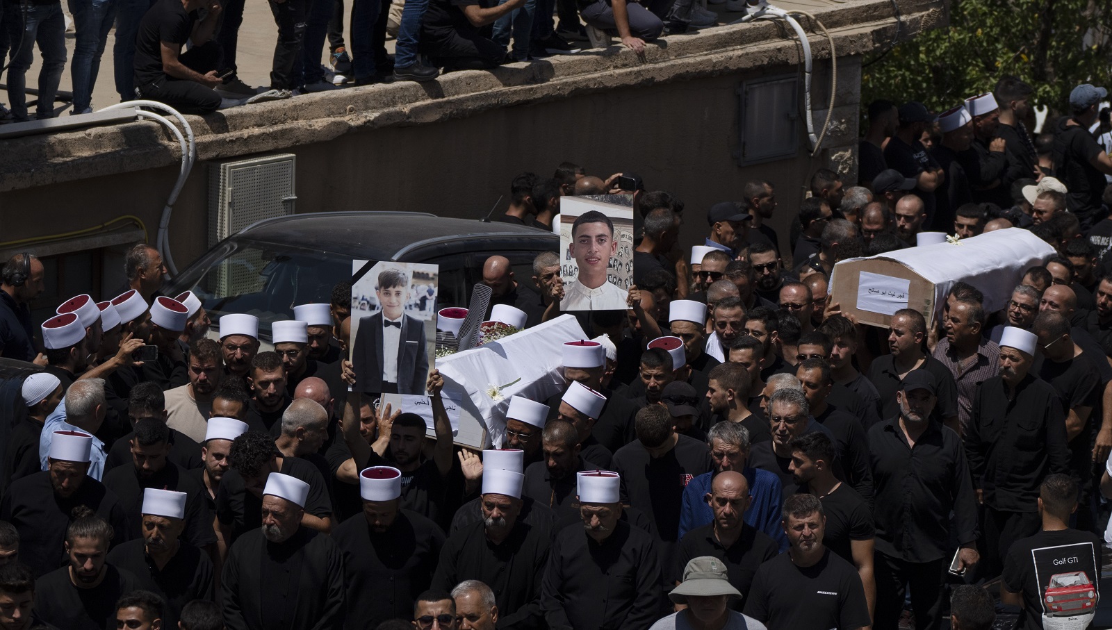 Θρήνος στις κηδείες των θυμάτων της επίθεσης στα υψίπεδα του Γκολάν