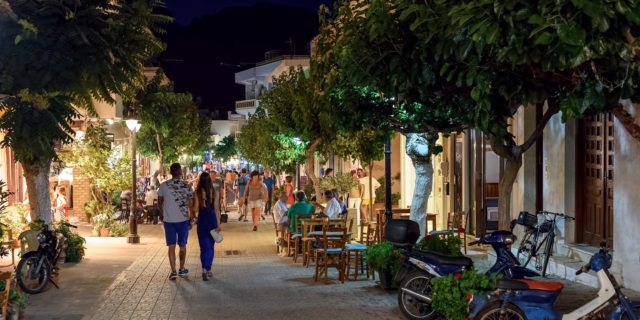 Ηράκλειο: Άγρια επίθεση σε οικογένεια τουριστών από ντόπιους