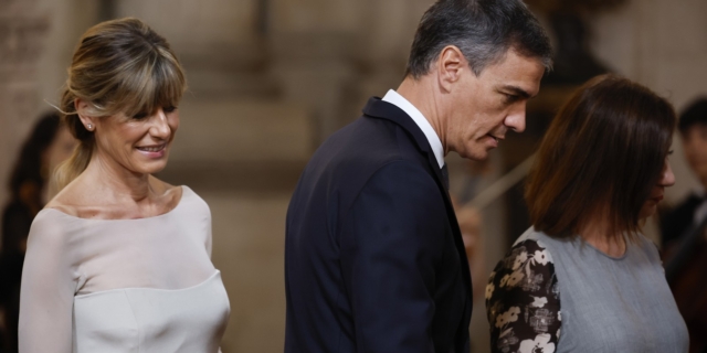 Ισπανία: Καμία απάντηση στις ερωτήσεις των δικαστών από τη σύζυγο του Γκόμεθ