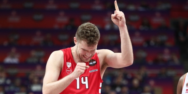 Ολυμπιακός: Τα μυστικά της επιστροφής του Βεζένκοβ