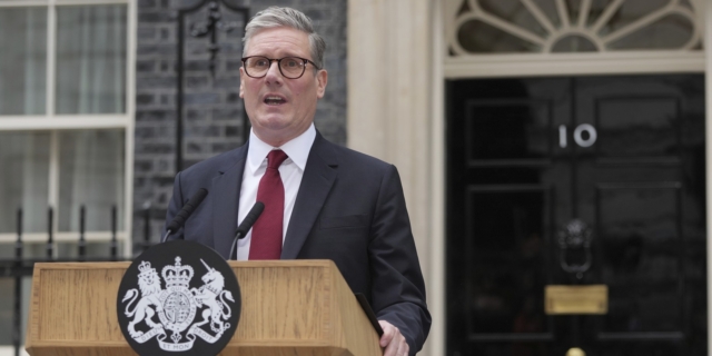 Μεγάλη Βρετανία: Η πρώτη δήλωση Στάρμερ έξω από τη Ντάουνινγκ Στριτ