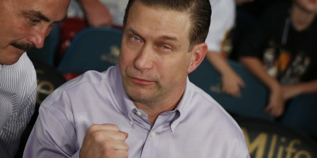 Η αινιγματική απάντηση του Stephen Baldwin στο «δεν είμαι κοντά στην οικογένεια μου» της κόρης του