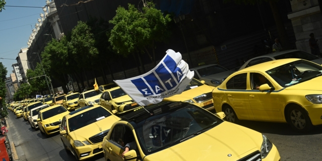 Απεργιακή συγκέντρωση οδηγών ταξί στην Αθήνα