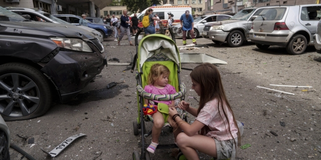 Ρωσική θηριωδία σε νοσοκομείο παίδων στην Ουκρανία – Διεθνής κατακραυγή