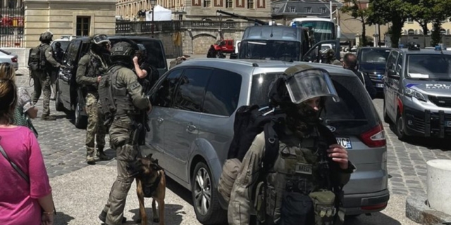 Συναγερμός στη Γαλλία – Εκκενώνεται το Παλάτι των Βερσαλλιών