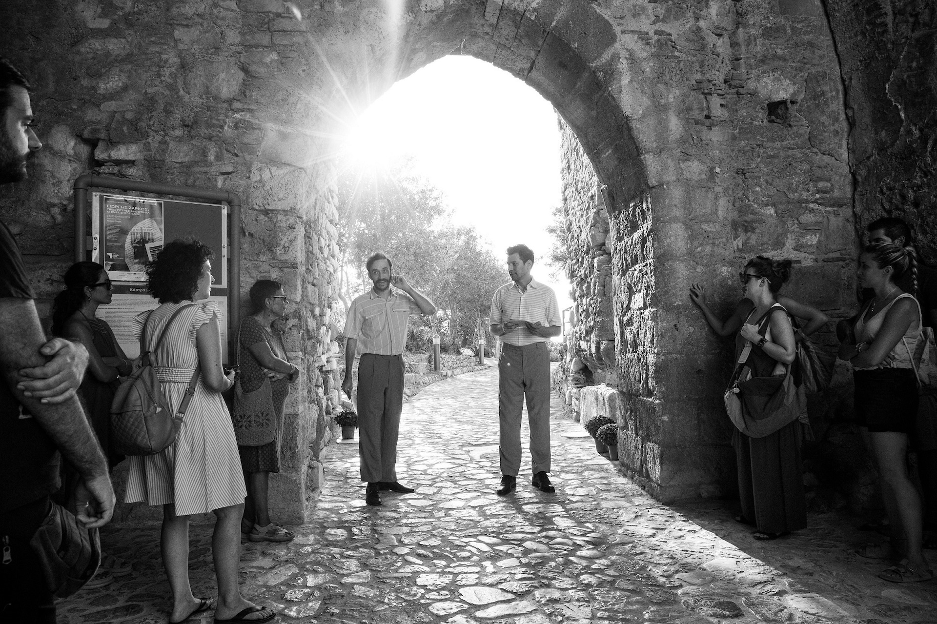 Γιώργης Ζάρκος Τρεις πέτρες, μια βιτρίνα κι ένας εγκλεισμός