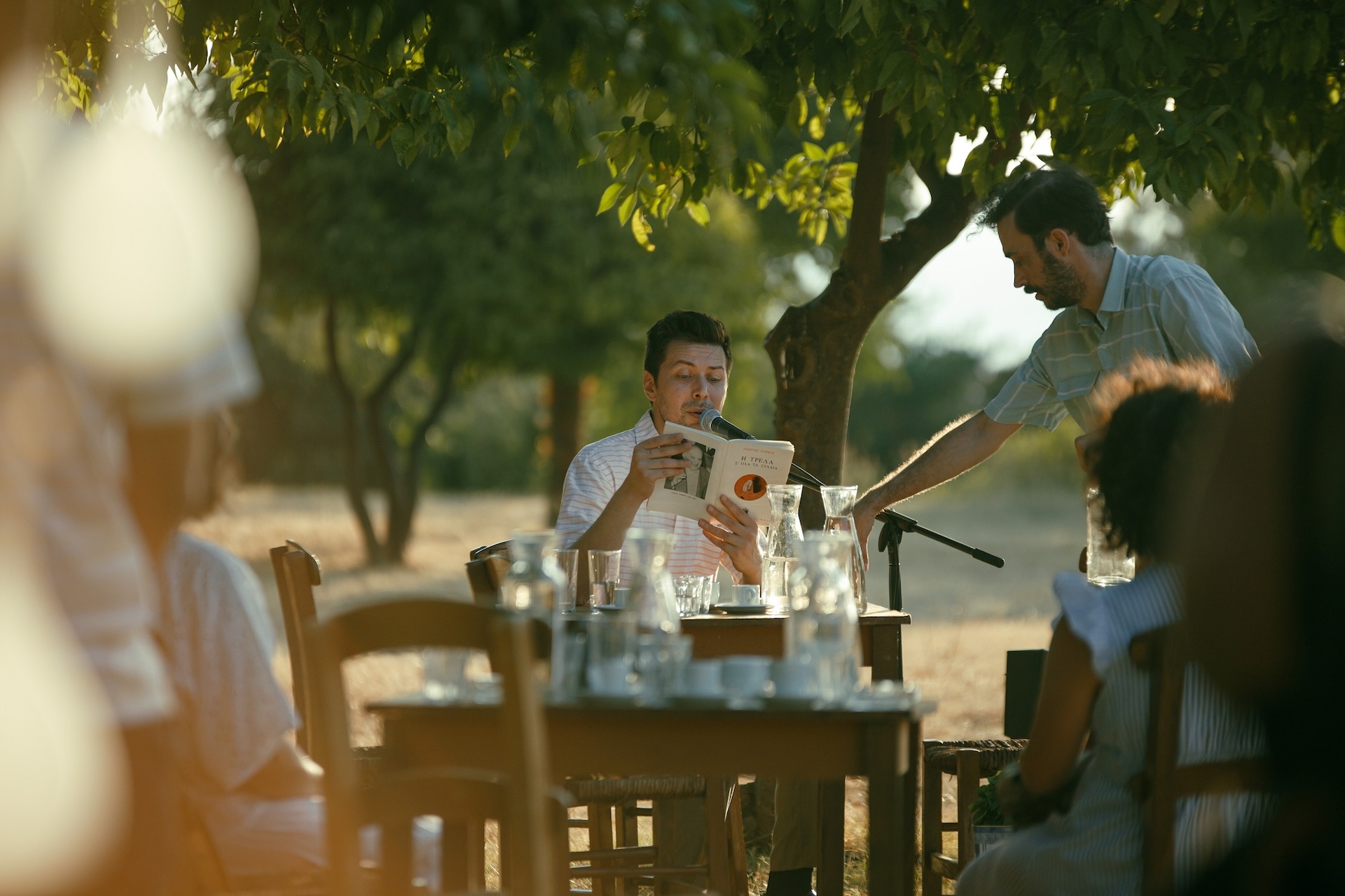 Γιώργης Ζάρκος Τρεις πέτρες, μια βιτρίνα κι ένας εγκλεισμός