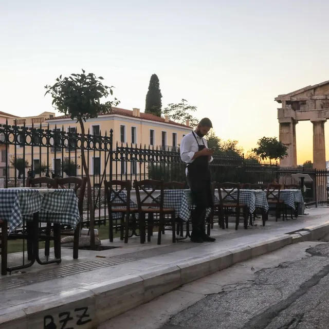 Κατάστημα εστίασης στην Πλάκα