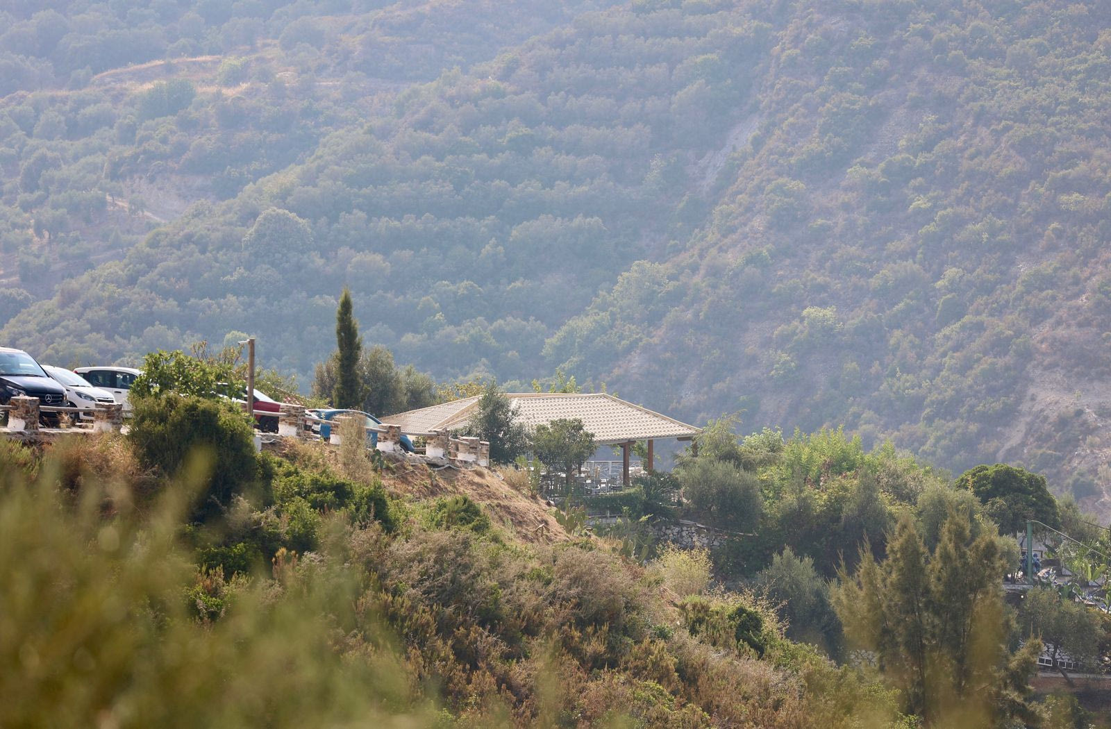 Ο Βοτανικός Κήπος Κρήτης όπου πραγματοποιείται η γαμήλια τελετή των Κασσελάκη Μακμπέθ