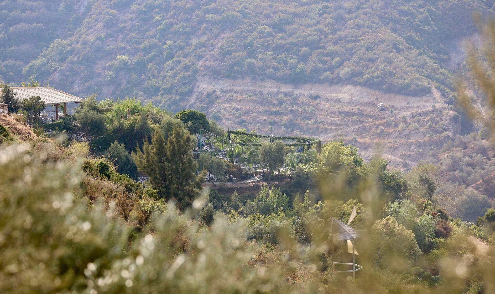 Ο Βοτανικός Κήπος Κρήτης όπου πραγματοποιείται η γαμήλια τελετή των Κασσελάκη Μακμπέθ