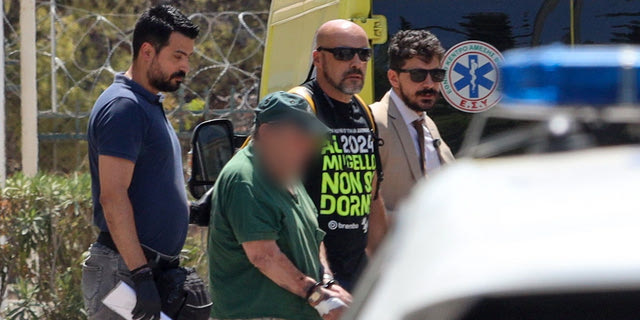 Στον ανακριτή ο 80χρονος που κατηγορείται ότι προκάλεσε από πρόθεση τέσσερις φωτιές στα Γλυκά Νερά.