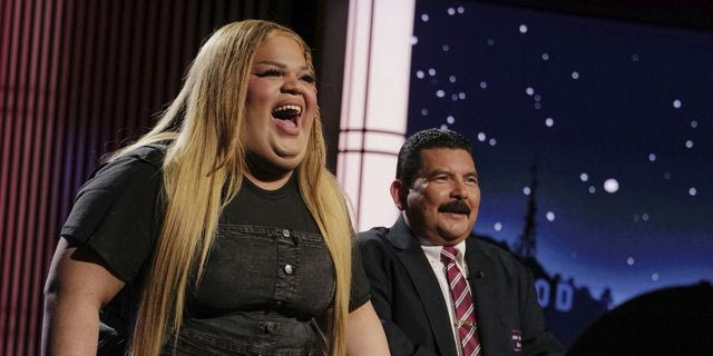 Τι σημαίνει το να είσαι “demure”- Το νέο TikTok trend