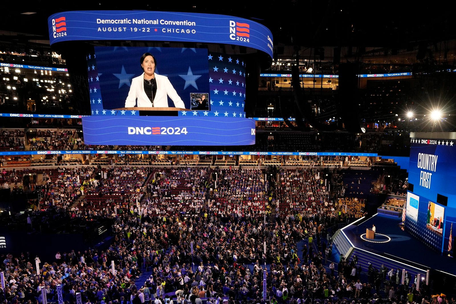 Η Στέφανι Γκρίσαμ στο Συνέδριο των Δημοκρατικών