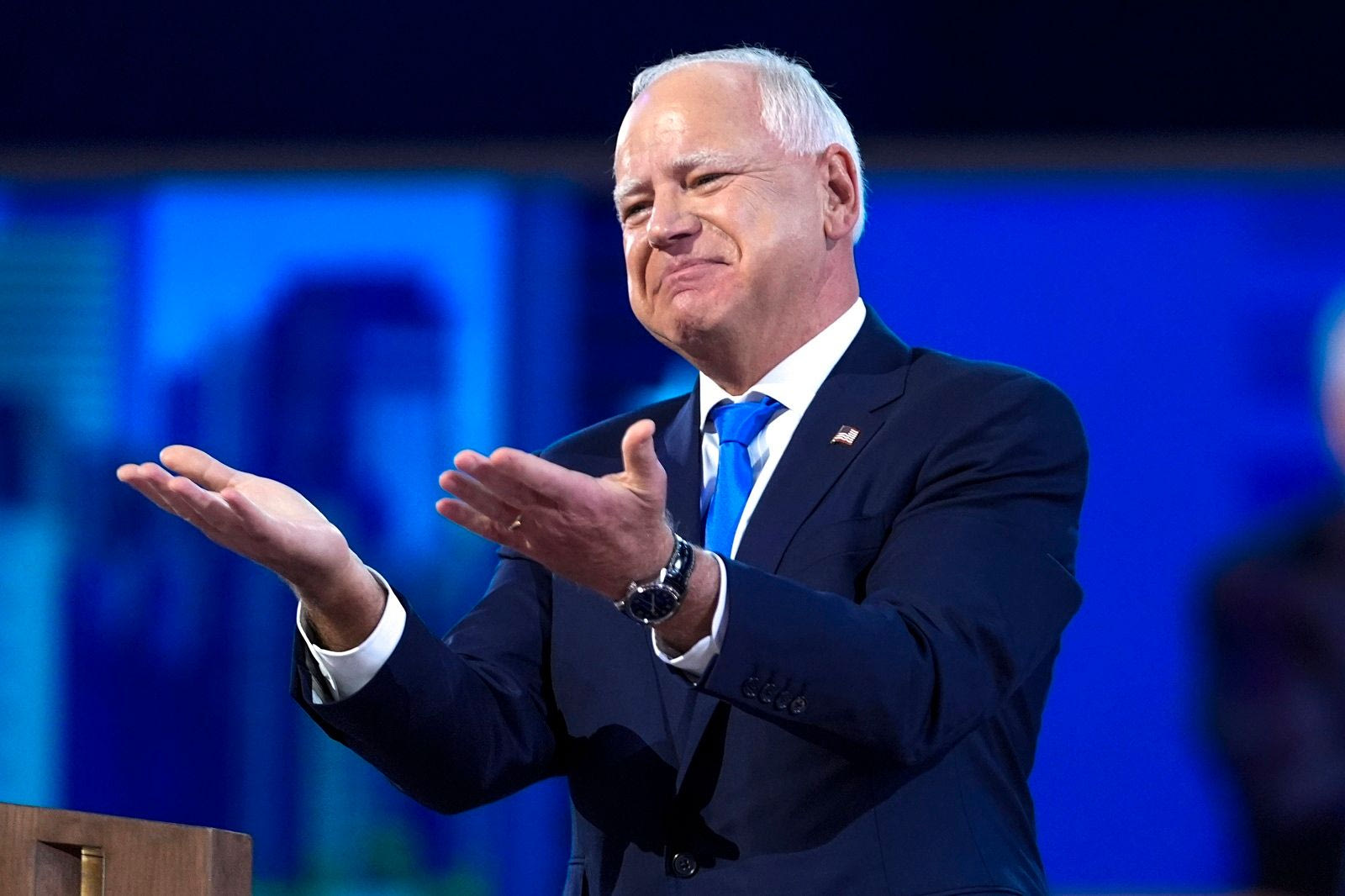 Ο Τιμ Γουόλζ στο Εθνικό Συνέδριο των Δημοκρατικών