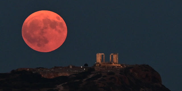 Η Πανσέληνος του Αυγούστου στο Σούνιο.