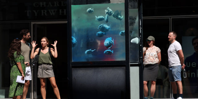 Ο Banksy ξαναχτύπησε: Tι ζωγράφισε σε φυλάκιο της αστυνομίας του Λονδίνου