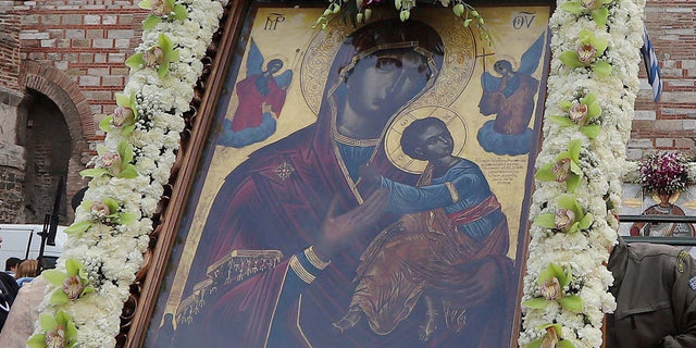 Εορτολόγιο: Κοίμηση της Θεοτόκου – Ποιοι γιορτάζουν την Πέμπτη 15 Αυγούστου