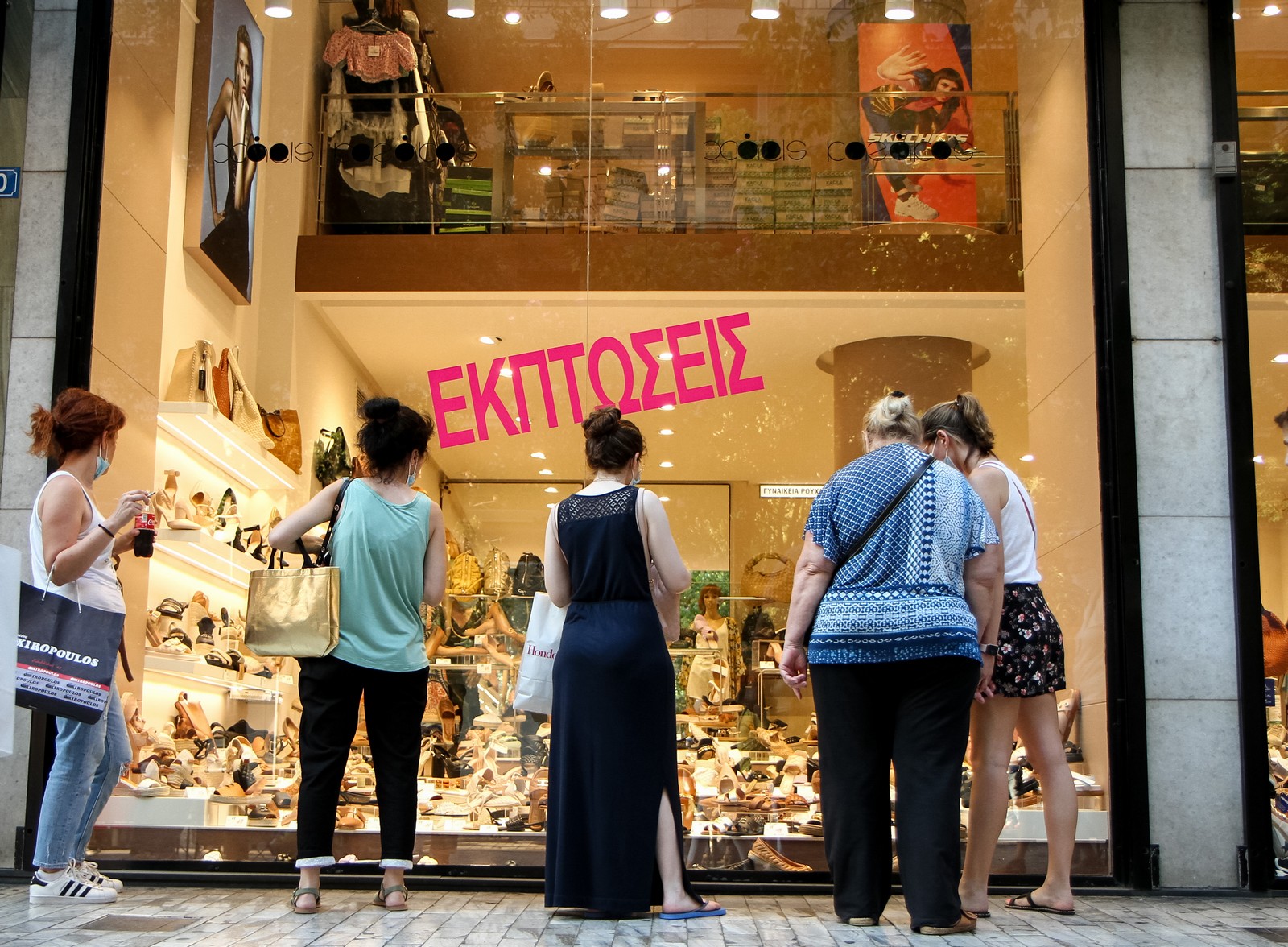 Θερινές εκπτώσεις 2026: Τελευταίες ημέρες για αγορές – Πότε πέφτει η αυλαία