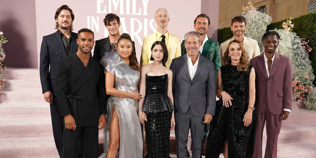 Το cast του Emily in Paris