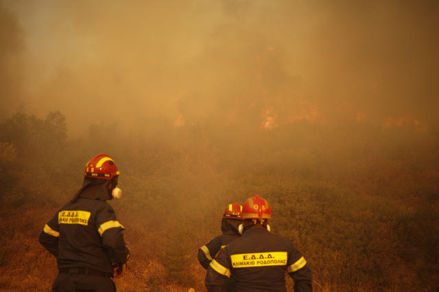 Ημαθία: Οριοθετήθηκε η φωτιά στη Μικρά Σάντα