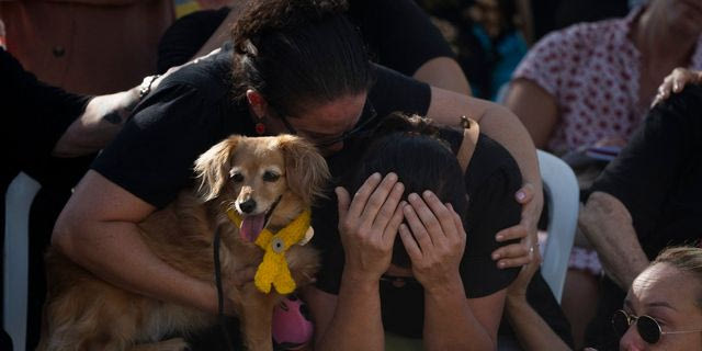 Θρήνος για τους νεκρούς αμάχους στη Γάζα