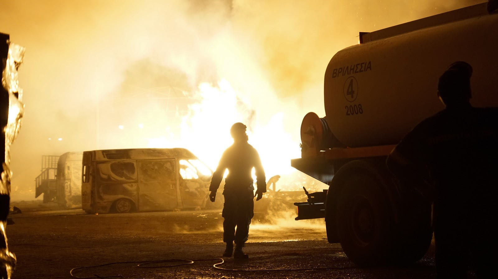 Φωτιά σε επιχείρηση στον Γέρακα