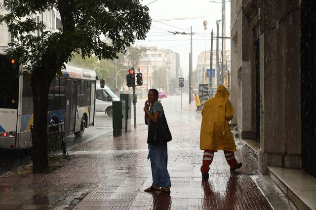 Κακοκαιρία: 112 στην Πελοπόννησο – Πού αναμένονται έντονα φαινόμενα τις επόμενες ώρες