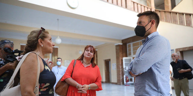 Αιφνιδιαστική επίσκεψη Κασσελάκη στο μαιευτήριο "Έλενα"