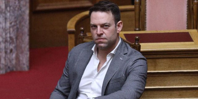 Ποιο κόμμα; Ποιος αρχηγός;