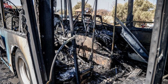 Φωτιά σε λεωφορείο επι της Λεωφ. Ποσειδώνος στο ύψος της Βουλιαγμένης