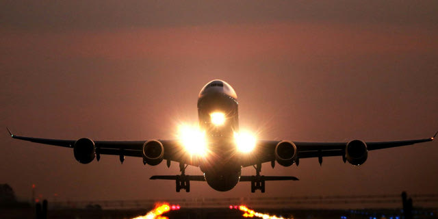 Ηράκλειο: Αναγκαστική προσγείωση για να αποβιβαστεί μεθυσμένη επιβάτης