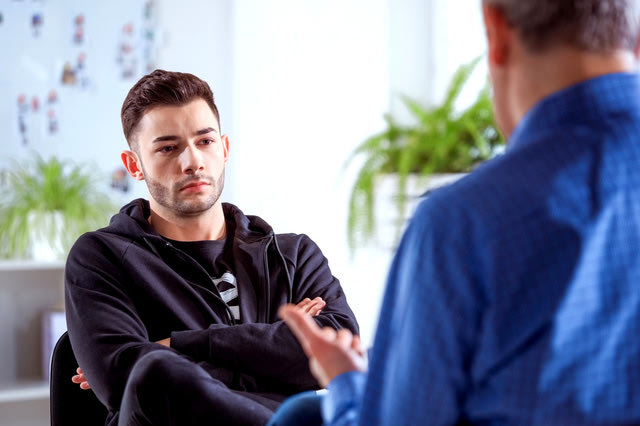 Συνεδρία με θεραπευτή ψυχικής υγείας