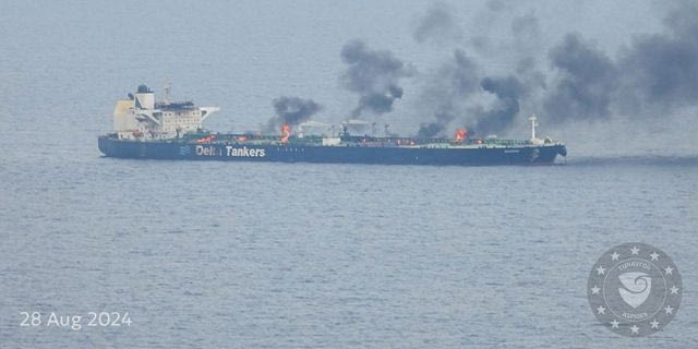 Ερυθρά Θάλασσα: Νέο βίντεο από την επίθεση στο “Sounion” – Συμφωνία για τη ρυμούλκησή του