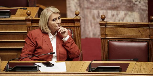 Το διαζύγιο της κυβέρνησης με τον φιλελευθερισμό και η επίθεση φιλίας στον Τραμπ