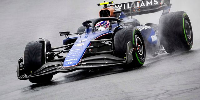 Formula 1: Το μονοθέσιο του Σάρτζεαντ πήρε φωτιά όταν έπεσε πάνω στις μπαριέρες – Τρομακτικές εικόνες