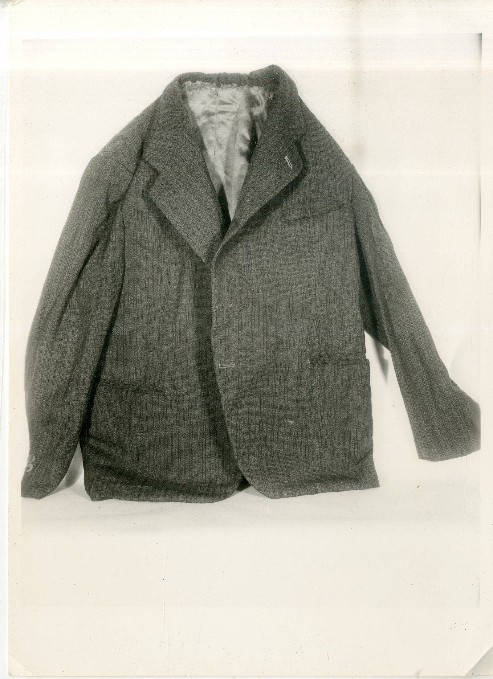 Το σακάκι που φορούσε ο Κώστας Τσίρκας την ημέρα της εκτέλεσης